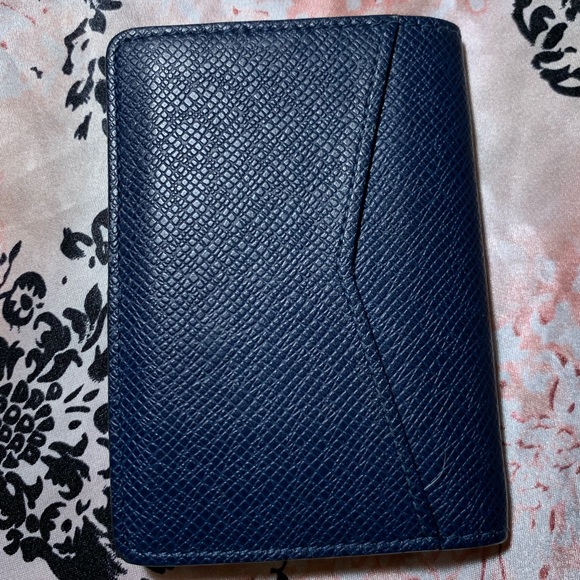 Louis Vuitton mens pocket holder - Picture 6 of 6